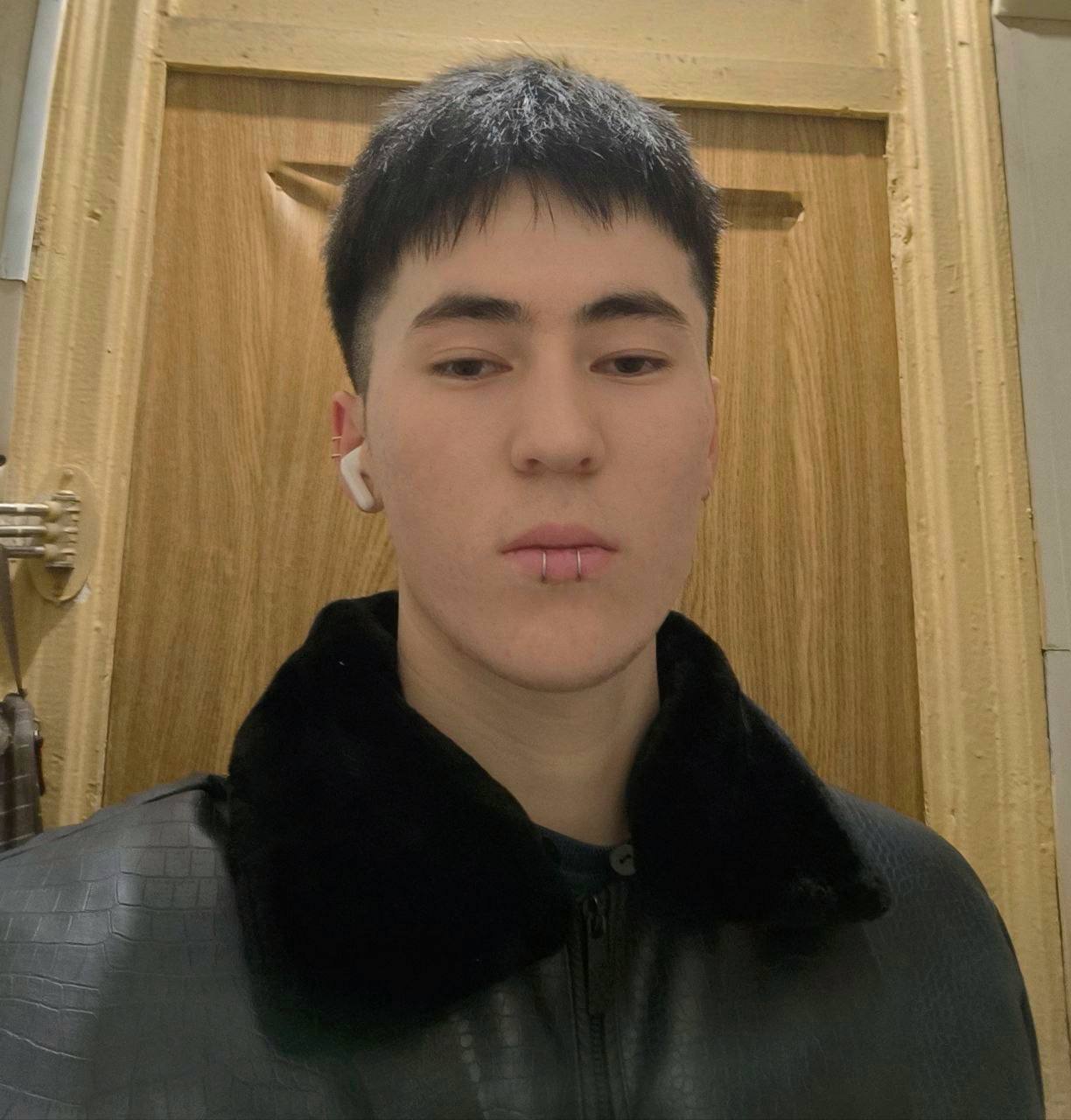 Ли